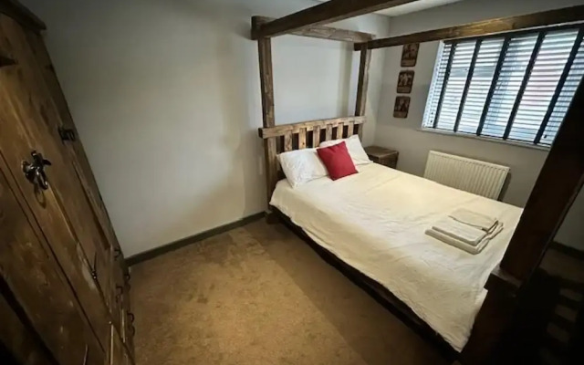 Leamington Spa-3 Bed-garden-pets-parking