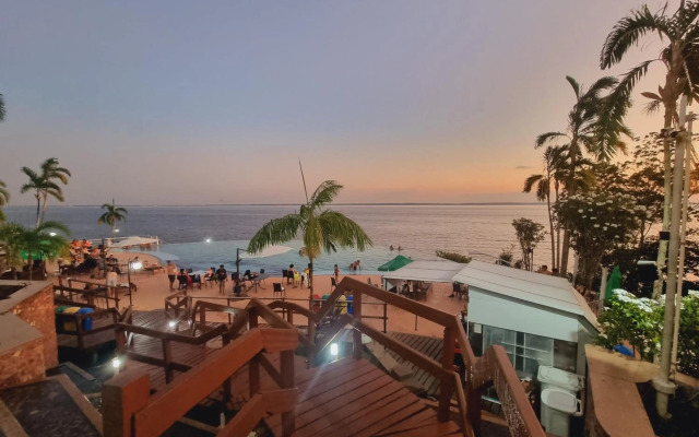 Tropical Executive Hotel