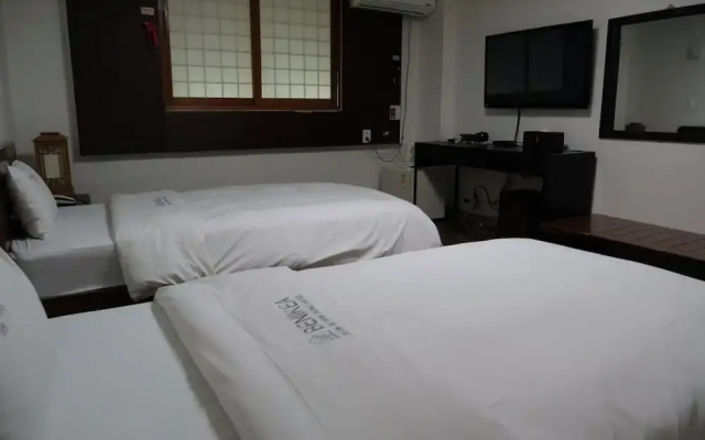 Jeonju Hansung Tourist Hotel