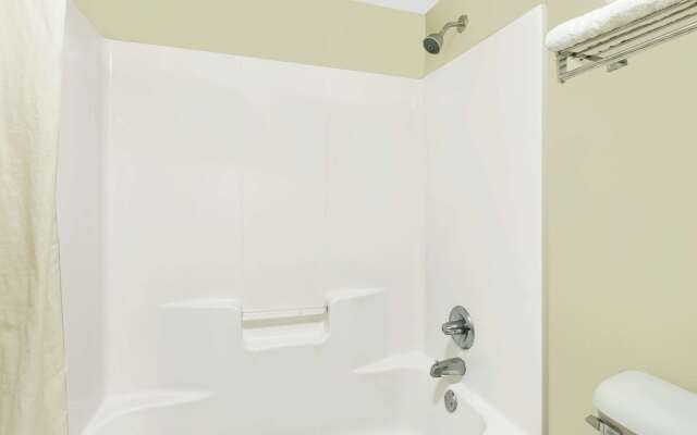 Super 8 by Wyndham Byron/South Macon