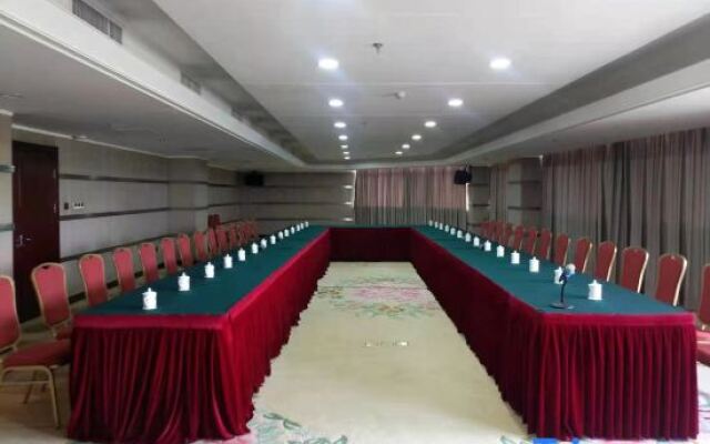 Huayang Holiday Hotel