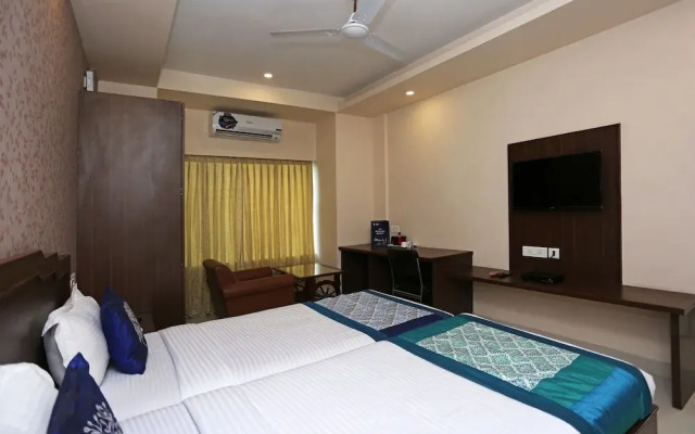 Capital O 9010 Hotel Railview