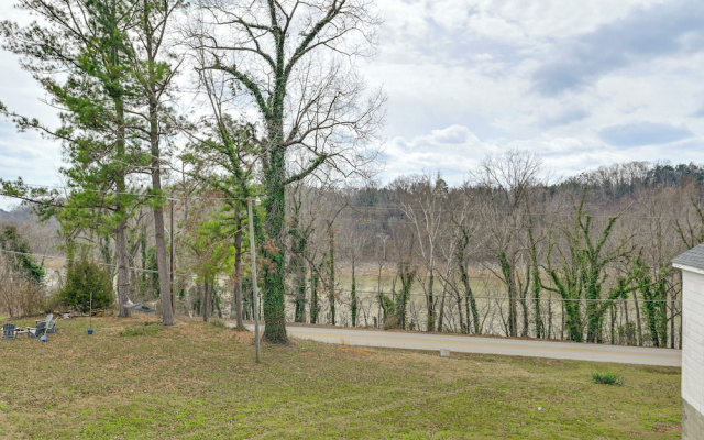 Lake Days & Fireside Nights! Updated Burnside Home