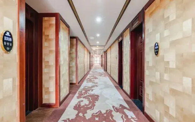 Panzhihua Sunshine Enjoy Hotel