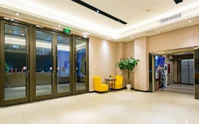 Ripple Hotel (Chengdu Shuhan East Road Yipin Tianxia Metro Station)