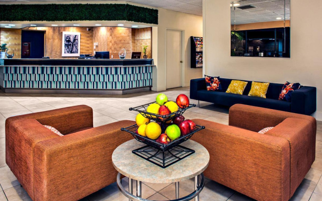 Days Inn Phoenix And Conference Center