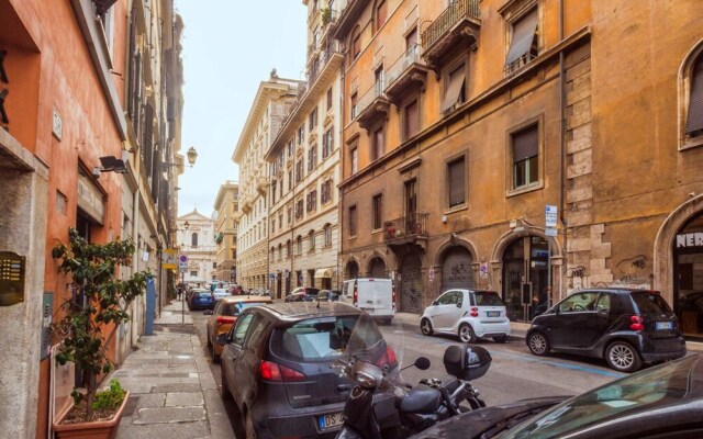 Charming 2 bed Flat in the Heart of Rome