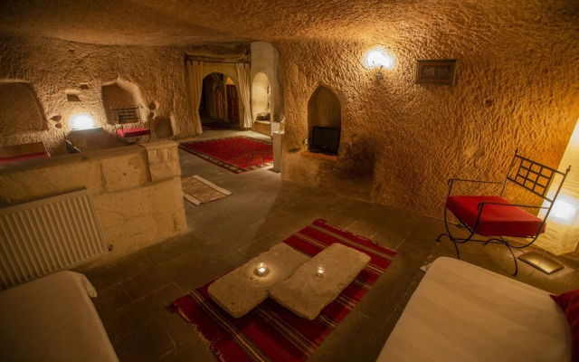 Asmali Cave House