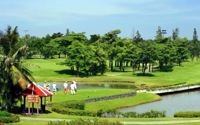 Pinehurst Golf Club & Hotel