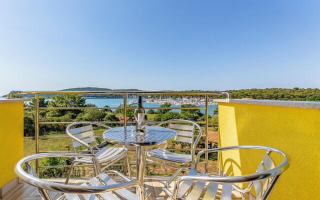 Nice Apartment in Pomer With 1 Bedrooms and Wifi
