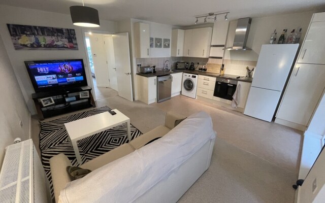 Luxury Brand New 6ppl Apartment, Cambridge Station
