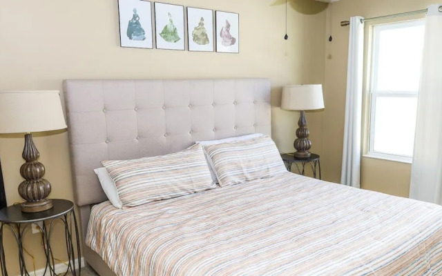 Amazing 4 Bedroom House Near Disney