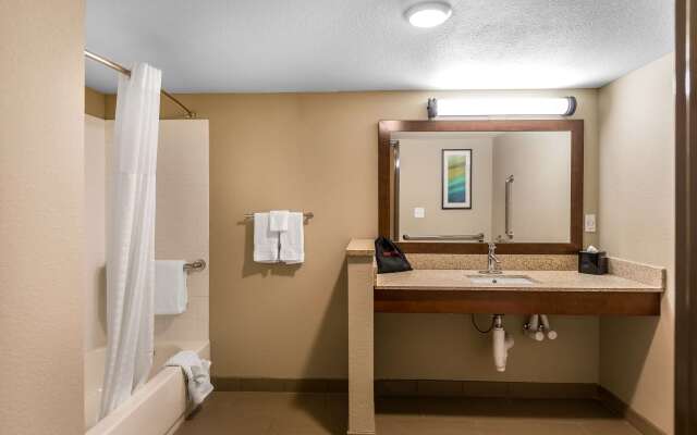 Comfort Inn Bay City - Riverfront