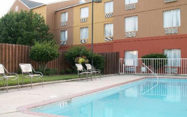 Red Roof Inn & Suites Vicksburg