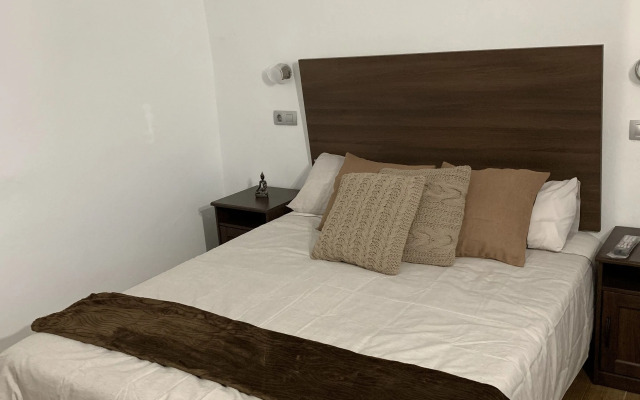 Valtisya House Pool & Airport