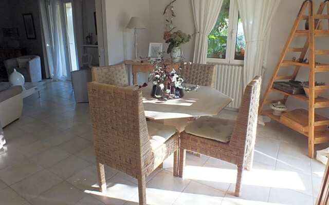 Une Ronce sous le Figuier