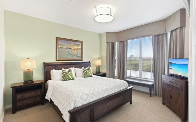 Genoa Vacation Rental: Stylish 2-BR Condo with Golf & Lake Views. Resort-Style Pool, Hot Tub, and Easy Access to Championship Golf. Minutes from Naples Beaches, 5th Avenue S, and Marco Island