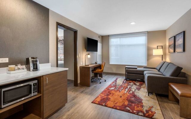 Cambria Hotel Omaha Downtown