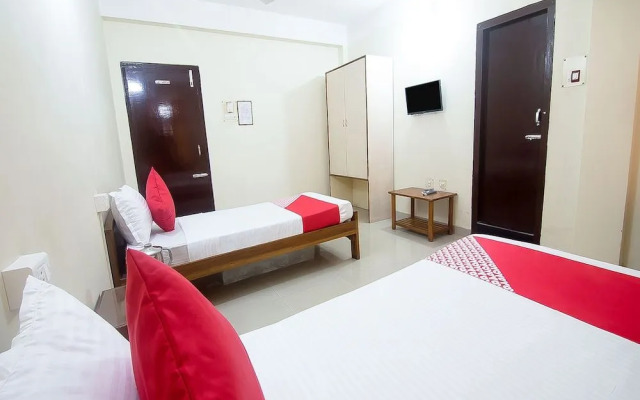 OYO 12216 Paramount Inn