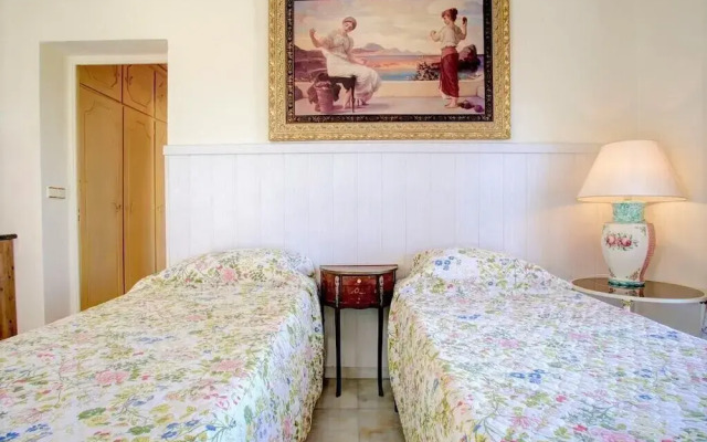 Romantic Puerto Banus Villa, Sea Mountain Views