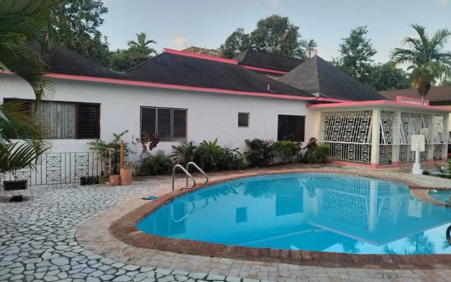 Comfort Kingdom Villa Bed & Breakfast