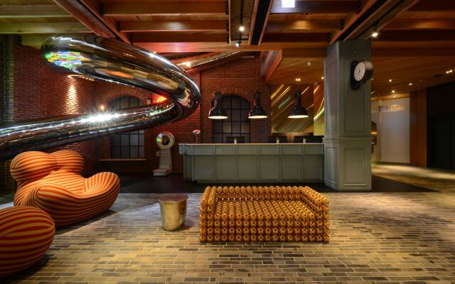 Red Dot Hotel