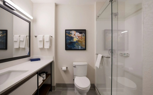 Everhome Suites Corona