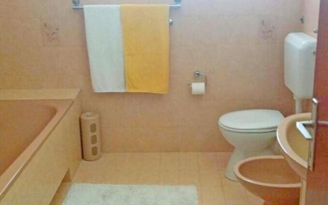 Apartments and Rooms Mladenka