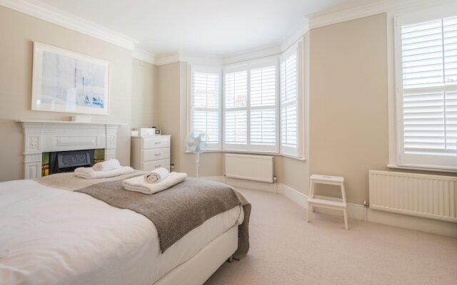 Lavish Nordic Styled Fulham Home by the Thames