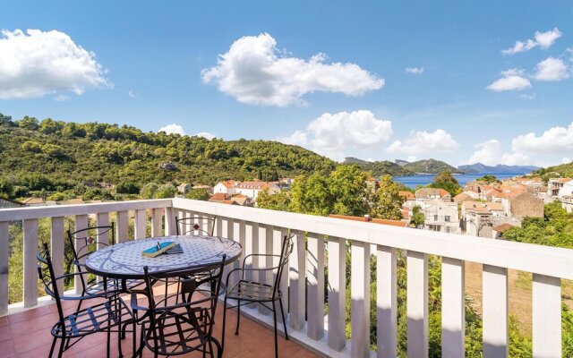 Stunning Home in Sipanska Luka With 6 Bedrooms, Wifi and Outdoor Swimming Pool