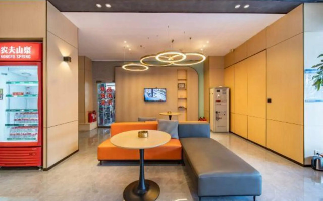 Yi Cheng Hotel