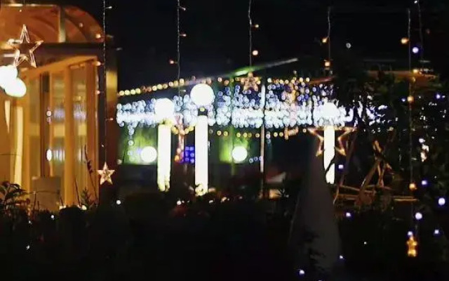 Laiyue Hotel (Zhengzhou Futadong Subway Station)