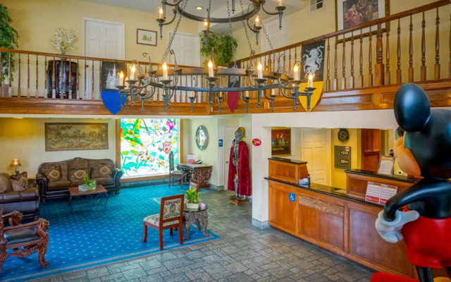 Castle Inn and Suites