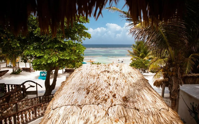 Nacional Beach Club & Bungalows