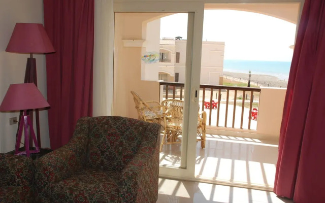 Palm Beach Host Mark