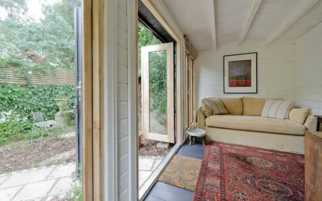 Gorgeous 1 Bed Garden Flat, Kensal