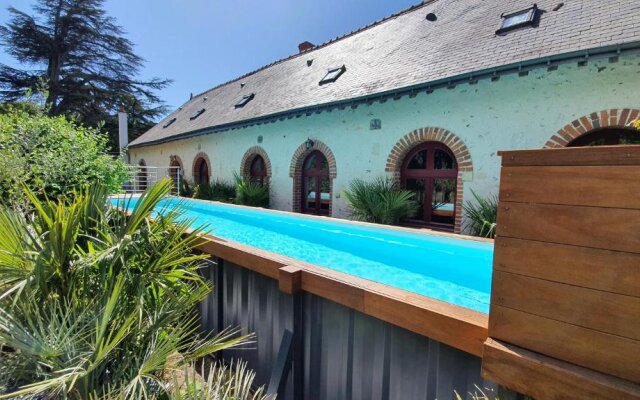 Demeure de 6 chambres avec piscine interieure jacuzzi et jardin clos a Vernou sur Brenne