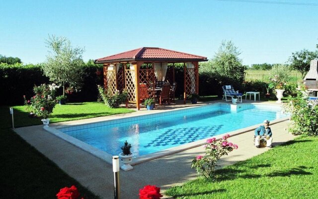 Villa With 3 Bedrooms in Umag, With Private Pool, Enclosed Garden and