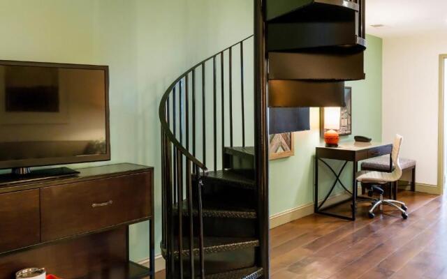 Hotel Indigo Savannah Historic District by IHG