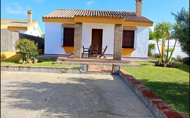 Chalet con piscina en Roche Viejo