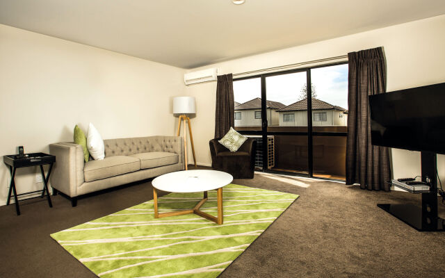 Greenlane Suites