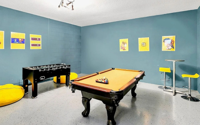 Waterfront Pet-friendly Home w Pool-spa-games-bbq