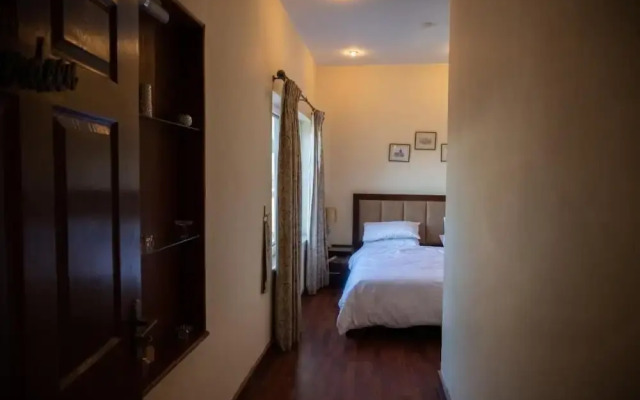 Sarah's Lodge