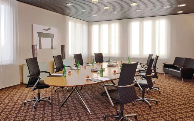Mövenpick Hotel Zuerich-Airport