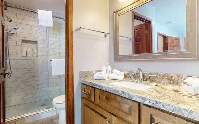 Woodlands #33 3 Bedroom Condo by RedAwning