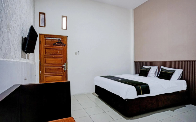 Hotel O Kuta Alam Near Masjid Oman Al-Makmur Formerly Daka Hotel – Guest Rooms – Banda Aceh