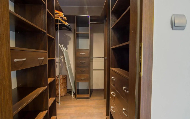 FriendHouse Apartments – Old City