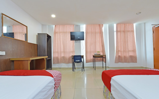 Super OYO 90494 Sam Huat Hotel