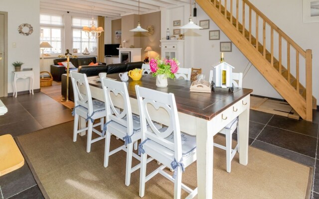 Spacious Holiday Home in Nieuwpoort With Garden