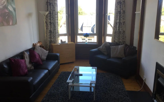 Great Location 2 Bedroom Scotstoun Flat
